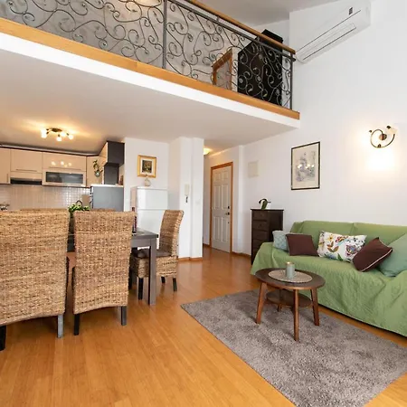 Silva Lägenhet Tučepi